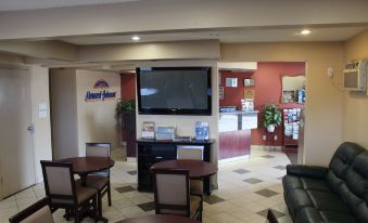 Howard Johnson by Wyndham Red Deer