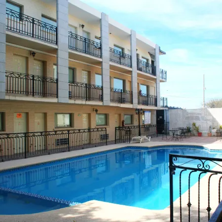 Hotel El Camino Inn & Suites