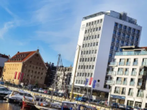 ホステル サファルニア 10 ベッド & ブレックファスト グダニスクのホテル