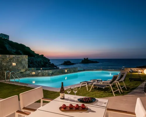 Made by the Sea Villa 2 Hotels in Mades