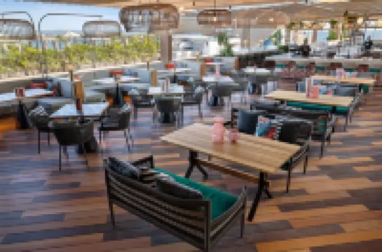 峇里島庫塔海灘雅高TRIBE飯店（2022 年 6 月開業）