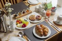 더 브라이어필드