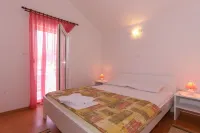 Apartment 5, First Floor