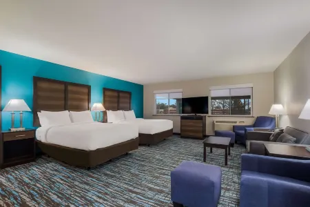 Clarion Pointe Harrodsburg-Danville Отели рядом с достопримечательностью «Harrodsburg Marketplace»