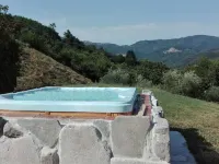 Vintage Cottage in Pescia with Hot Tub - 2-Star