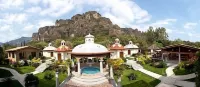 La Buena Vibra Retreat and Spa Hotel Adults Only Hotels near Tlalpacopa Garden