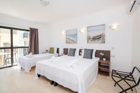 Islet Seaview 1 Bedroom Apartment With 2 Balconies