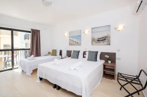 Islet Seaview 1 Bedroom Apartment With 2 Balconies Hotels in Buġibba