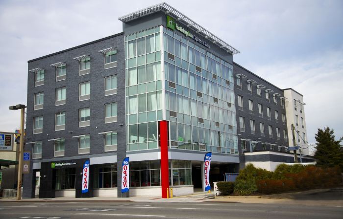 Holiday Inn Express & Suites JERSEY CITY - HOLLAND TUNNEL by IHG