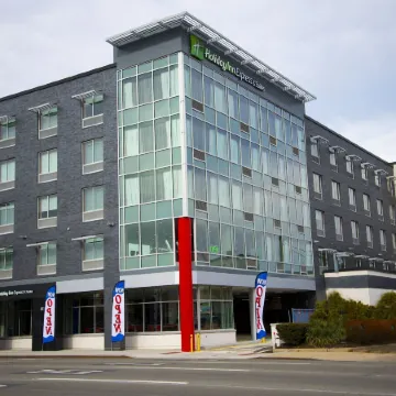 Holiday Inn Express & Suites JERSEY CITY - HOLLAND TUNNEL by IHG