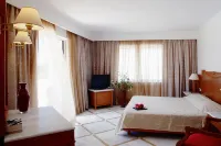 Pilot Beach Resort