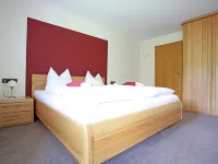 Charming Apartment with Balcony, Garden, BBQ, Parking, Heating - balcony