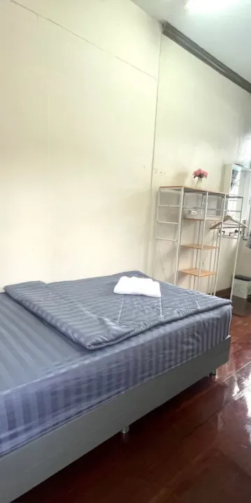 ห้องพักพร้อมห้องน้ำรวม