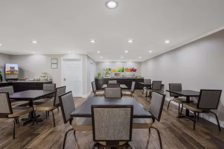 Quality Inn Отели рядом с достопримечательностью «Citi Trends»