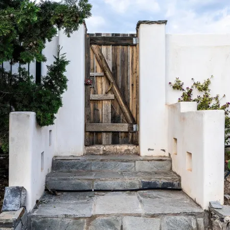 Maison de Yaya at Heraion Lagoon
