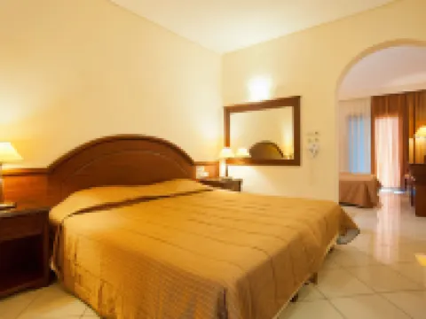 エウロパ ビーチ ホテル フォキダのホテル