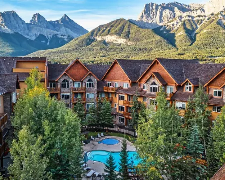 Stoneridge Mountain Resort Hotels in Canmore