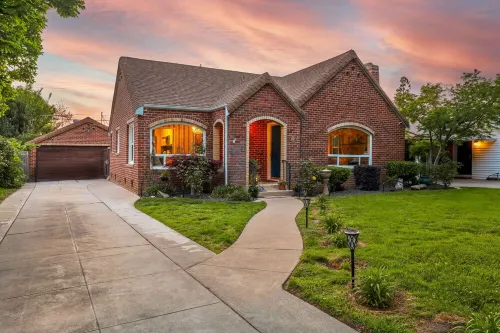 Magical-Dwntwn Lodi, Hot Tub, Firepit, Wine Tasting, Backyard Oasis