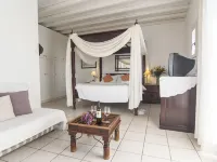 Zephyros Hotel berhampiran Pantai Paraga