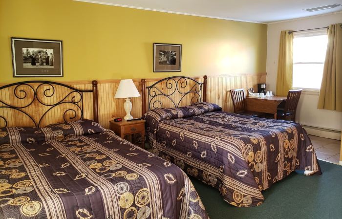 The Colonial Motel