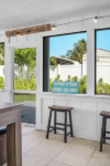 Welcome to Manatee Inn, a charming and cozy getaway located in Jupiter,Fl