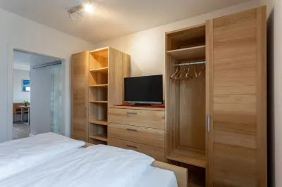 Störtebeker 34 - Hochwertige Erdgeschosswohnung Hotels near Hochwasser Stand Greetsiel