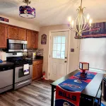 Don’t miss out on the opportunity to stay in the 12thManMisfitzManor Hotel di Orchard Park