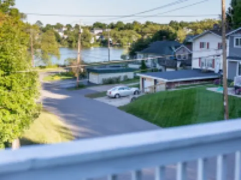 Cozy house with lake view near Marquette Hotels in Ishpeming