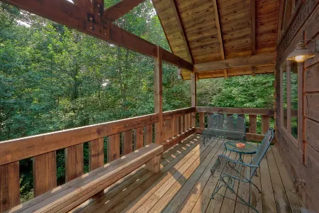 Romantic Cabin with Jacuzzi and Fire Table - Cozy Secluded Retreat Отели в г. Питман Сентер