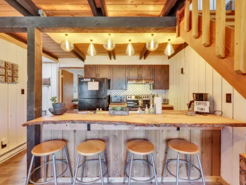 Mountain Charm and Scenic Balcony - Cozy Rustic Retreat