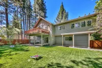Private Hot Tub and Rock Climbing Wall - Stylish Family Haven