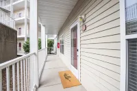 Stunning Lake Views and Convenient Boat Slip - Luxury Oasis Retreat 오사지비치 호텔