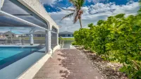 Golden Globe - luxury on the canal with pool/spa - 5 stjerner