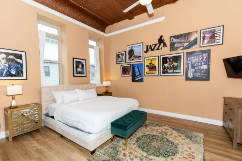 Large Kitchen and Living Space - Inviting Urban Oasis Hotels in Sandusky