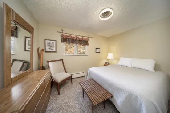 Recreation Center and Indoor Pool - Cozy Family Haven