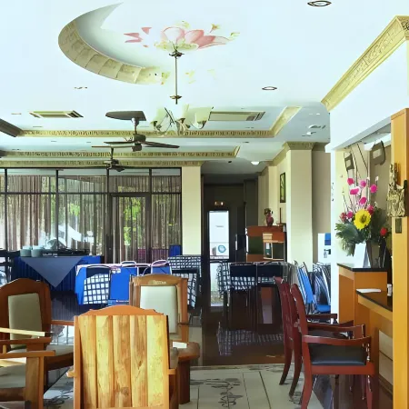 Langkawi Baron Hotel Отели рядом с достопримечательностью «Площадь Орла»