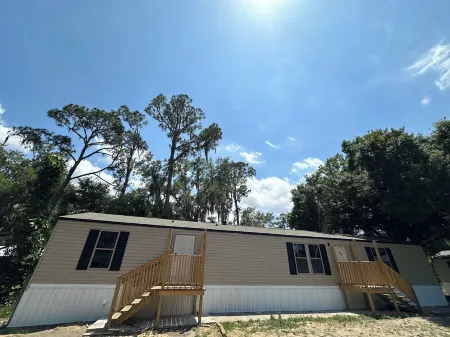 Cozy Cabin on Lake Placid Fishing Spot, House with 3 Bedrooms, and 2 Bathrooms!