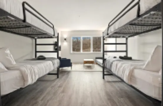 Luxury Amenities and Outdoor Living - Cozy Mtb Haven