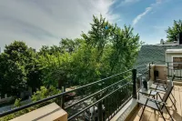 Chic Escape with Gourmet Kitchen and Skyline Views - Stylish Retreat