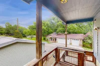New Colorado River Home w/ Large Deck, Canoe & Paddleboards