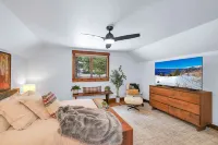 Ski in/Out Access and Luxurious Amenities - Stunning Mountain Haven