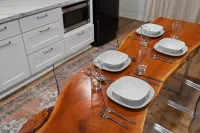 Convenient Access to Scenic Trails and Dining - Charming Bright Retreat Hotel a Camas