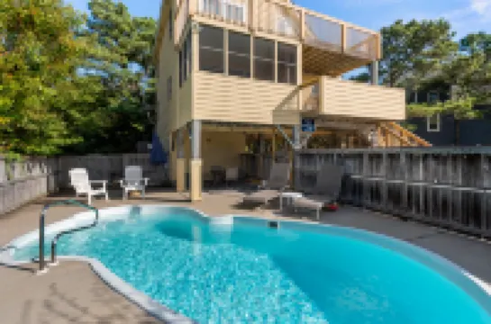Cozy Living Space and Screened-in Porch - Inviting Coastal Retreat