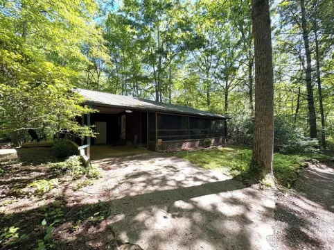 Escape to the Hepp’s Hideaway!