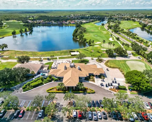 Gorgeous Stoneybrook Home with Private Pool, Lake, Golf Course, 2 King Beds! Hotéis em Estero