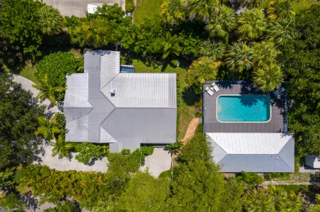 The Seaside Treasure *Sparkling Pool w Guesthouse* Отели в г. Стьюарт