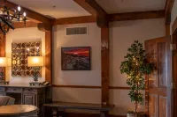 Private Balcony and Cozy Fireplace - Stunning Ski-in/Ski-Out Retreat Hotels in Snowshoe