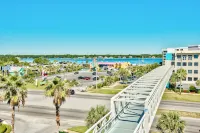 Private Hot Tub and Lazy River Access - Gorgeous Family Oasis