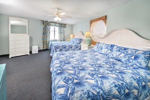 405 - 4th Floor "Port Hole" Penthouse