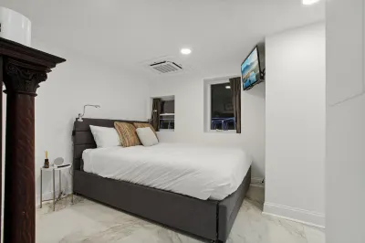Modern Amenities Near Convention Center - Spacious Retreat 마운트 베르톤 스퀘어-컨벤션 센터 호텔